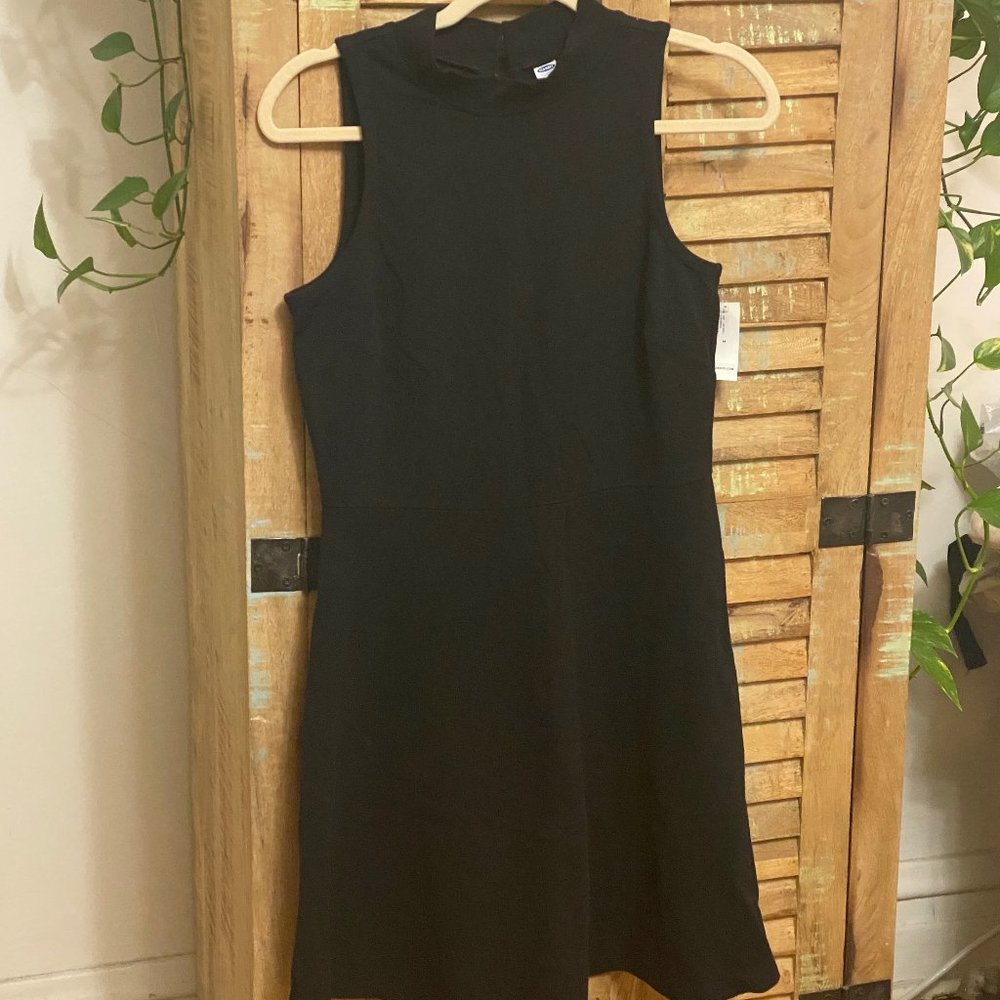 Old Navy Sleeveless Black Dress
